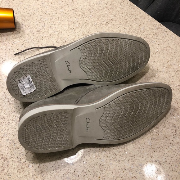 Clarks Atticus Lace - Grey Nubuck - Picture 5 of 6